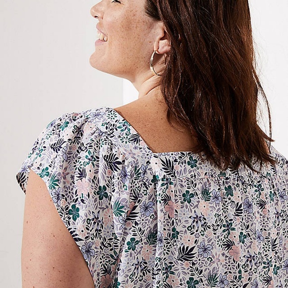 NWT LOFT Plus Floral Shirred Square Neck Top - Picture 3 of 3